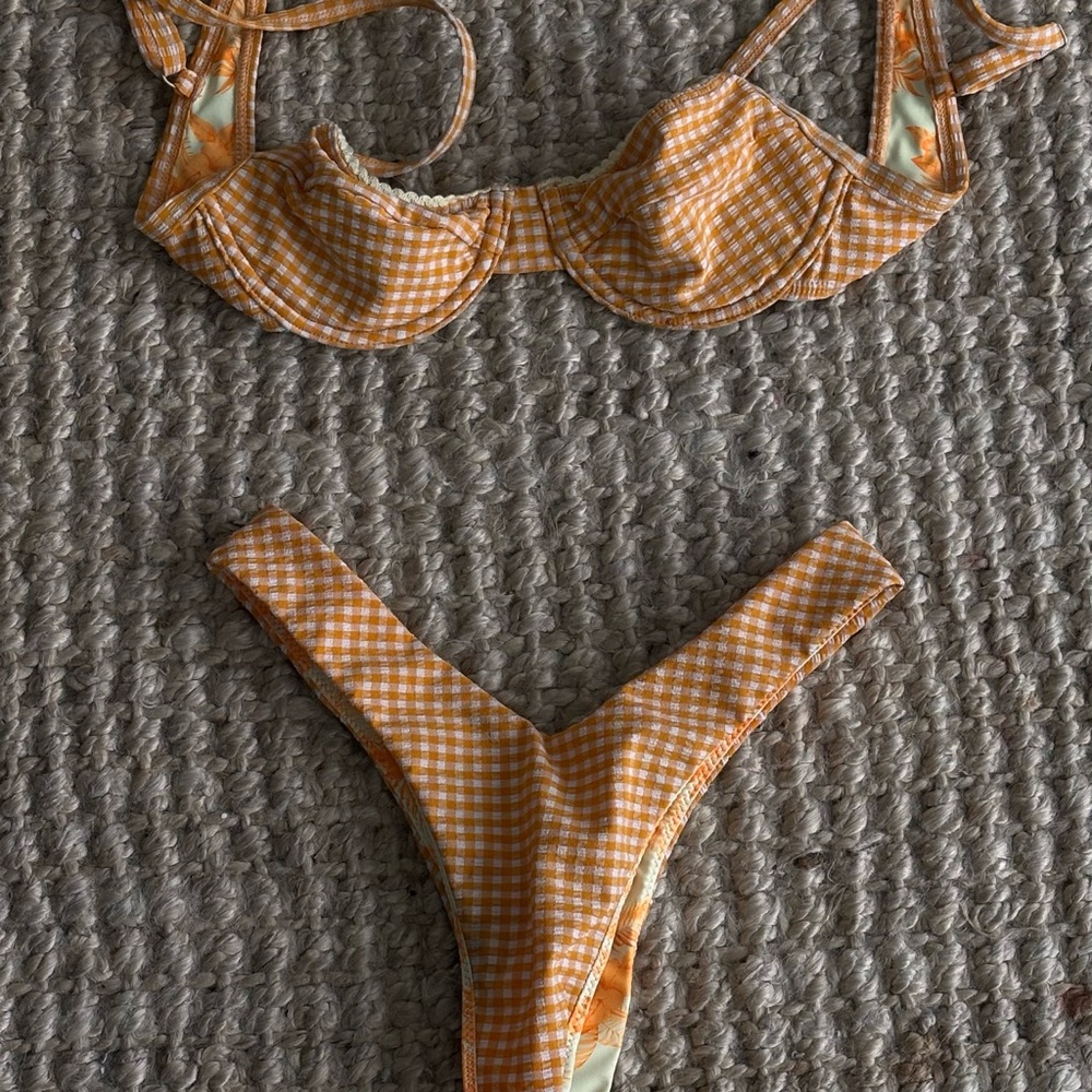 Kulani Kinis reversible Orange Bikini